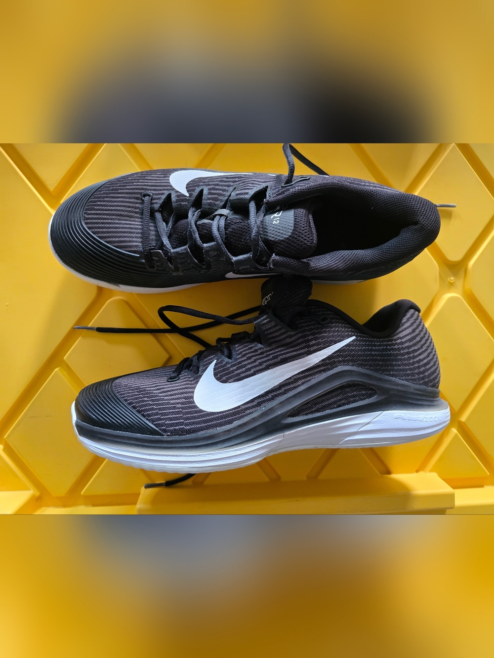 Nike Black & White Athletic Running Shoes Men